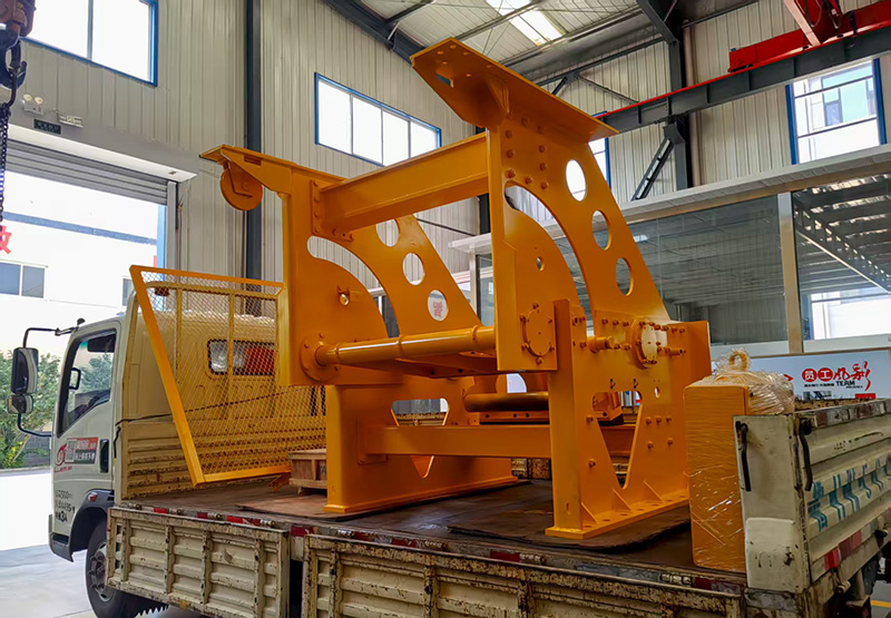 山東礦安機電新型全斷面斷帶抓捕器成功裝車發(fā)貨